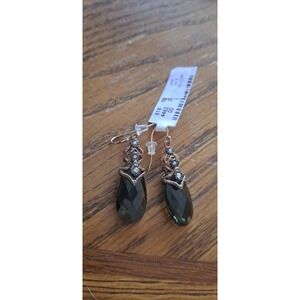 Beautiful Neiman Marcus Earrings Green Glass Tear Drops With Gold & Silver Metal